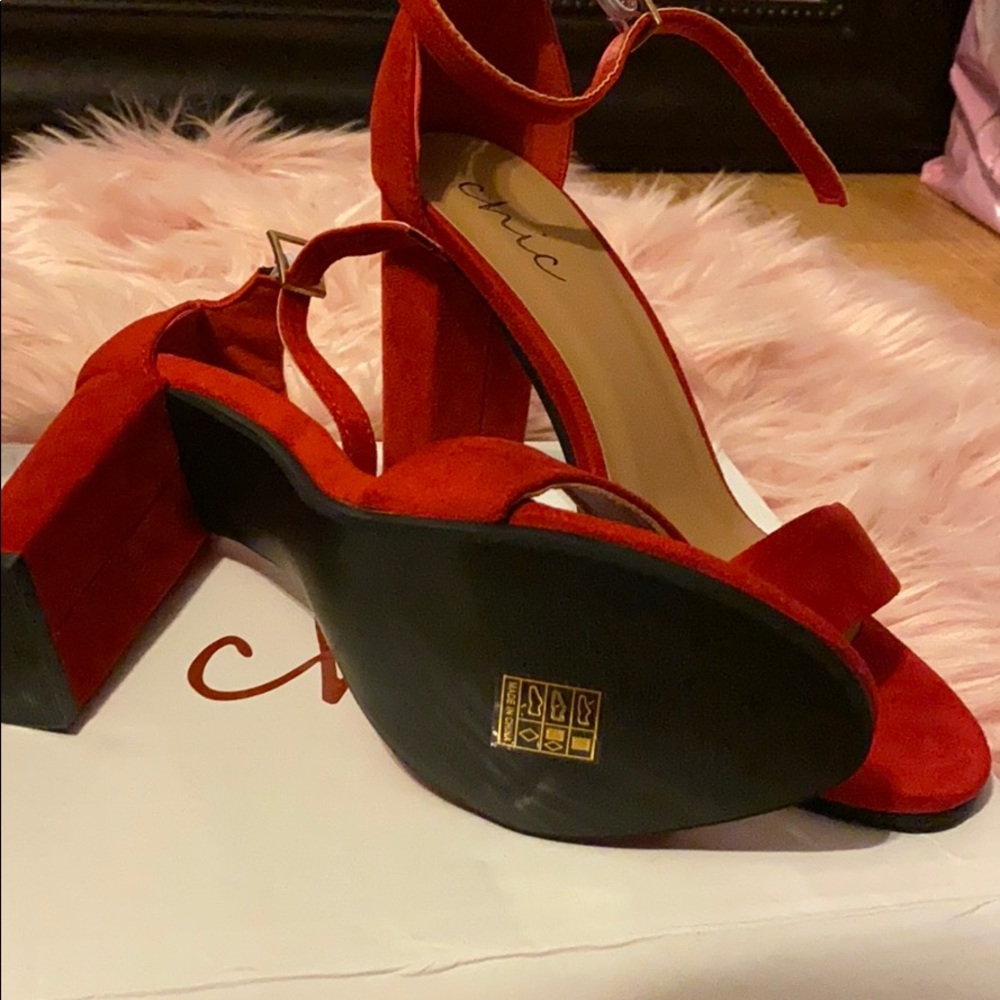 Heels - Picture 2 of 2
